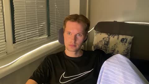 Snapshot of leonnextdoor chatting on 01/15/26, 06:55 Leon online show from 01/15/26, 06:55