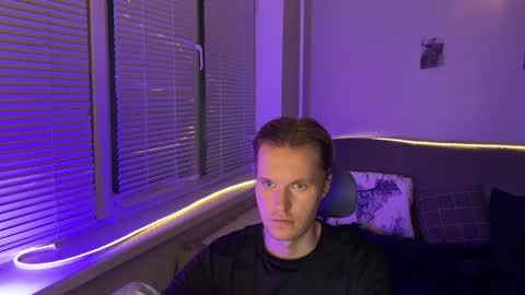 Snapshot of leonnextdoor chatting on 01/17/26, 07:28 Leon online show from 01/17/26, 07:28