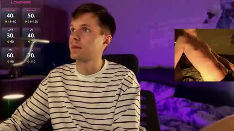 Snapshot of leonnextdoor chatting on 03/17/26, 04:32 Leon online show from 03/17/26, 04:32