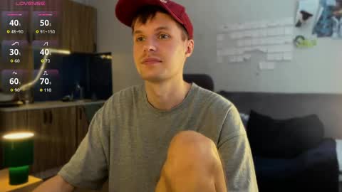 Snapshot of leonnextdoor chatting on 03/20/26, 10:53 Leon online show from 03/20/26, 10:53