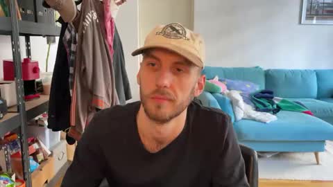 Leon online show from 02/26/26, 02:38