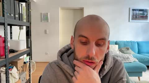 Leon online show from 03/18/26, 03:04