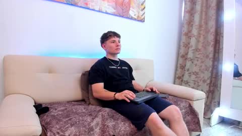 Leo  online show from 10/07/25, 08:50