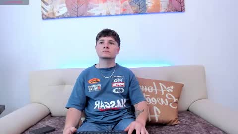 Leo  online show from 10/30/25, 08:20