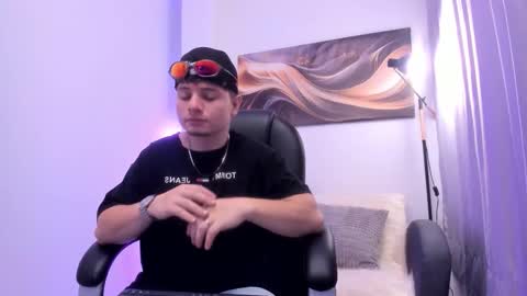 Leo  online show from 11/19/25, 04:23