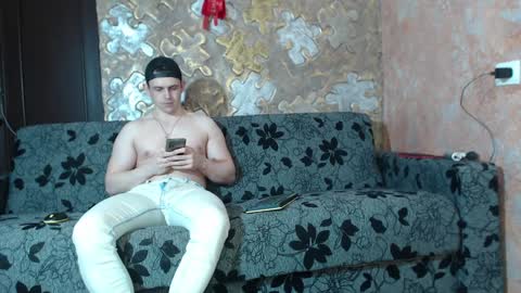 Snapshot of leoroman chatting on 12/05/24, 02:11 leoroman online show from 12/05/24, 02:11