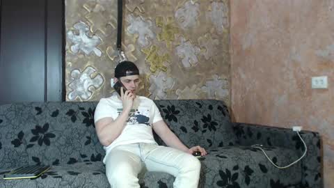 Snapshot of leoroman chatting on 02/22/25, 08:29 leoroman online show from 02/22/25, 08:29