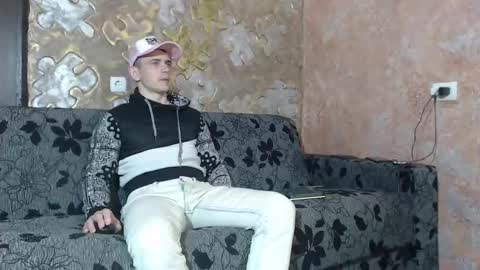 Snapshot of leoroman chatting on 10/24/25, 08:00 leoroman online show from 10/24/25, 08:00