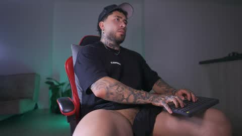 Snapshot of leosalvatore_ chatting on 04/25/26, 03:20 Leo Salvatore online show from 04/25/26, 03:20