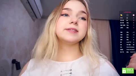 Hello everyone Im Lora Its my first day Were going to have fun together online show from 11/22/25, 05:06