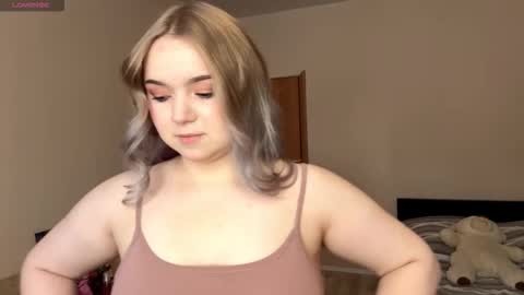 Hello everyone Im Lora Its my first day Were going to have fun together online show from 02/04/26, 06:08