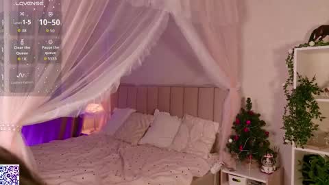 Nicole Moore online show from 01/14/26, 03:17