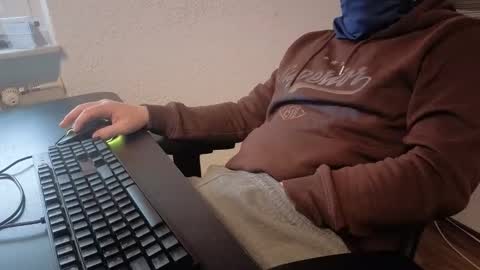 Leroy online show from 11/20/25, 08:25