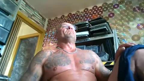 Snapshot of lesek0352 chatting on 06/28/26, 04:57 lesek0352 online show from 06/28/26, 04:57