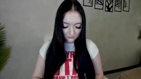 Lesley online show from 10/04/25, 04:10