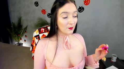 Lesley online show from 10/30/25, 08:05