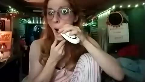 LesleyGumGrass- The Boring Trans girl online show from 11/20/25, 08:30