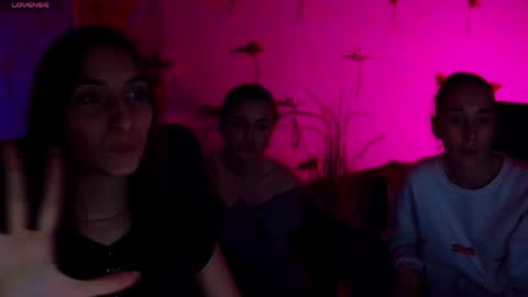 leslie_bird online show from 04/29/26, 05:30