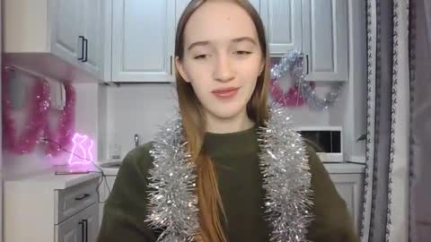  LESLIE   online show from 12/21/24, 08:10