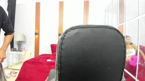 L E S L E Y  AND  D R A K O online show from 03/06/25, 10:15