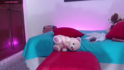 Snapshot of leslyandika chatting on 03/07/25, 11:05 LeslyAndika online show from 03/07/25, 11:05