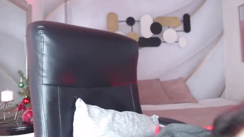 Less  online show from 12/15/24, 11:23