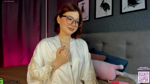 Snapshot of lessi_grace chatting on 04/29/26, 01:10 Lessi online show from 04/29/26, 01:10