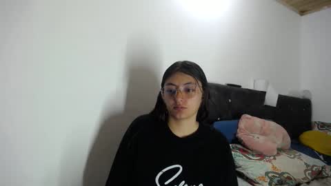 Snapshot of lessliee chatting on 12/05/24, 11:05 lessliee online show from 12/05/24, 11:05