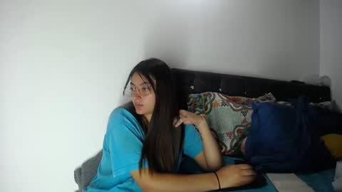 Snapshot of lessliee chatting on 12/06/24, 04:17 lessliee online show from 12/06/24, 04:17