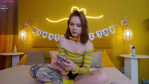 Lessy online show from 09/21/25, 03:19