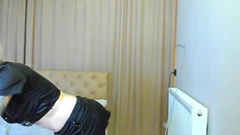 Snapshot of lesyaliss chatting on 04/29/26, 06:14 lesyaliss online show from 04/29/26, 06:14