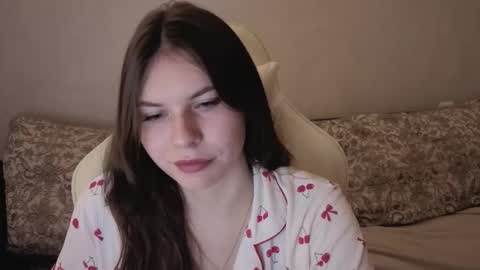 Snapshot of let_me_seee chatting on 01/09/26, 01:36 Fiona online show from 01/09/26, 01:36