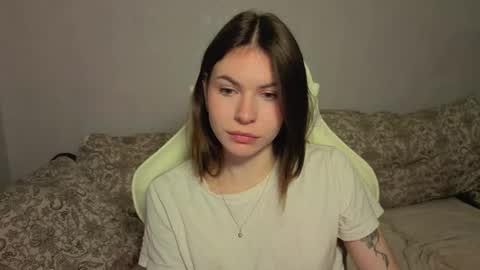 Snapshot of let_me_seee chatting on 02/05/26, 07:29 Fiona online show from 02/05/26, 07:29