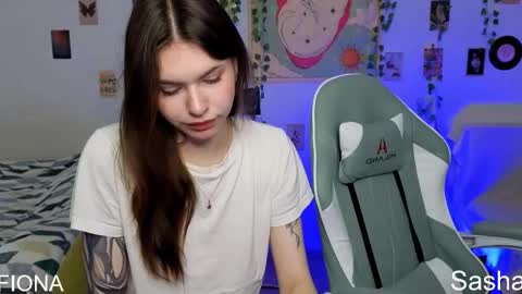 Snapshot of let_me_seee chatting on 02/06/26, 07:34 Fiona online show from 02/06/26, 07:34