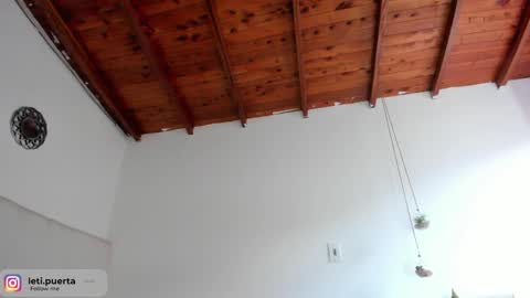 Leticia online show from 02/02/25, 09:45