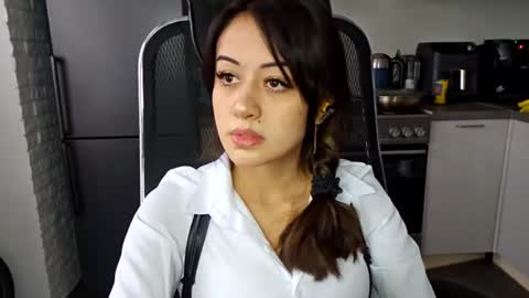 Snapshot of letitiamagett chatting on 06/26/26, 11:25 Emily online show from 06/26/26, 11:25