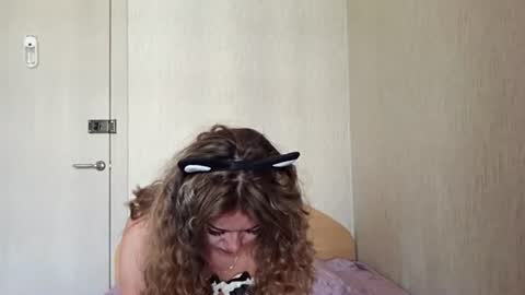 Snapshot of letitiamagett chatting on 07/10/26, 12:08 Emily online show from 07/10/26, 12:08