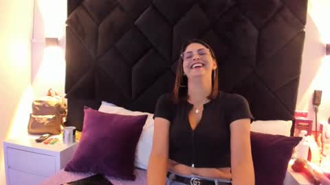 letiziia online show from 02/03/25, 08:24