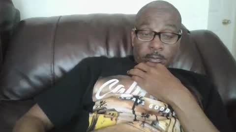letmegetsum2 online show from 05/19/26, 12:38