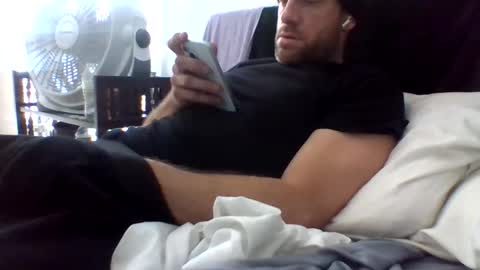 letmehitthat1986 online show from 11/11/25, 06:30