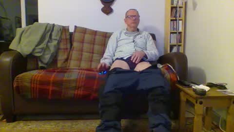 Snapshot of letmestrip chatting on 01/24/25, 12:31 paul online show from 01/24/25, 12:31