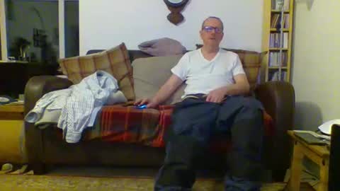 Snapshot of letmestrip chatting on 02/10/25, 12:19 paul online show from 02/10/25, 12:19