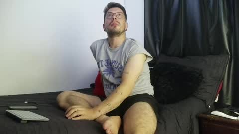 Snapshot of letorres23 chatting on 04/15/26, 01:23 Torres online show from 04/15/26, 01:23