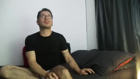 Snapshot of letorres23 chatting on 04/19/26, 04:34 Torres online show from 04/19/26, 04:34
