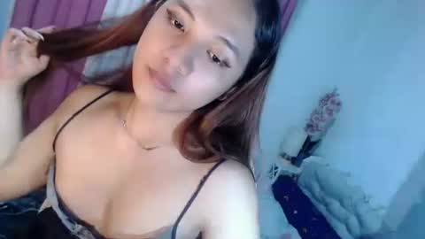 Snapshot of letsplaybaby_ chatting on 05/03/26, 12:11 gene online show from 05/03/26, 12:11