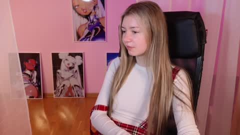 Snapshot of lettablush chatting on 12/21/24, 07:27 letta online show from 12/21/24, 07:27