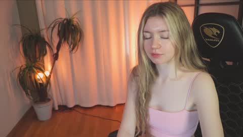 Snapshot of lettablush chatting on 01/31/25, 06:57 letta online show from 01/31/25, 06:57