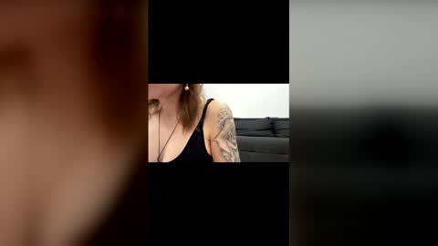 follow me  here you find me online show from 11/27/25, 09:44