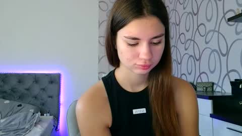 Snapshot of lette_emily chatting on 10/30/25, 07:32 Emily online show from 10/30/25, 07:32