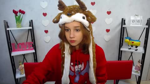 Snapshot of letty_curly chatting on 12/06/24, 12:05 letty_curly online show from 12/06/24, 12:05